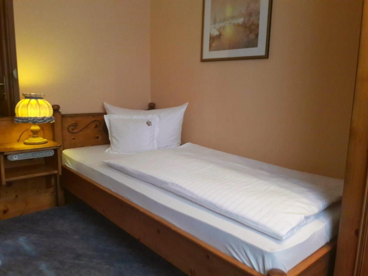 Hotel Zur Krone Бад-Брюккенау Экстерьер фото