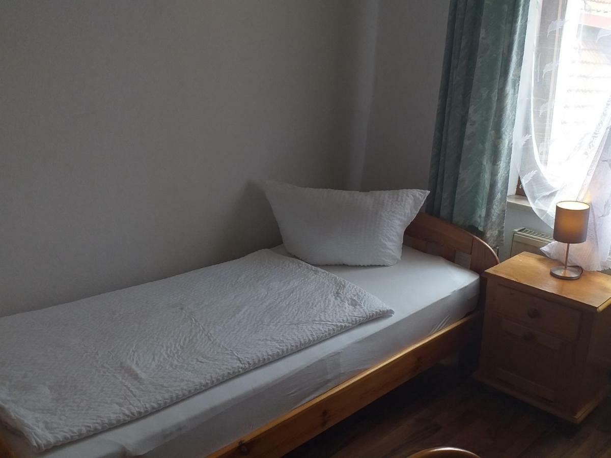Hotel Zur Krone Бад-Брюккенау Экстерьер фото